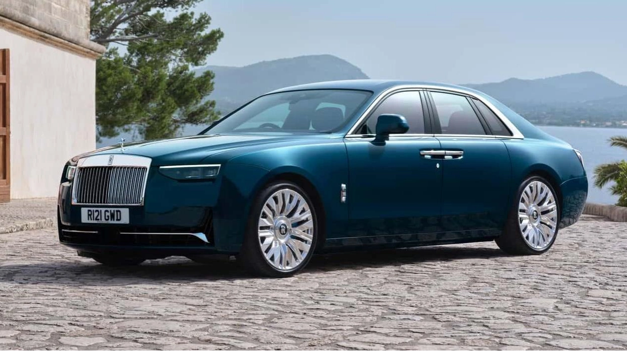 2025 Rolls-Royce Ghost Series II: Subtle Refinements, Unchanged Elegance