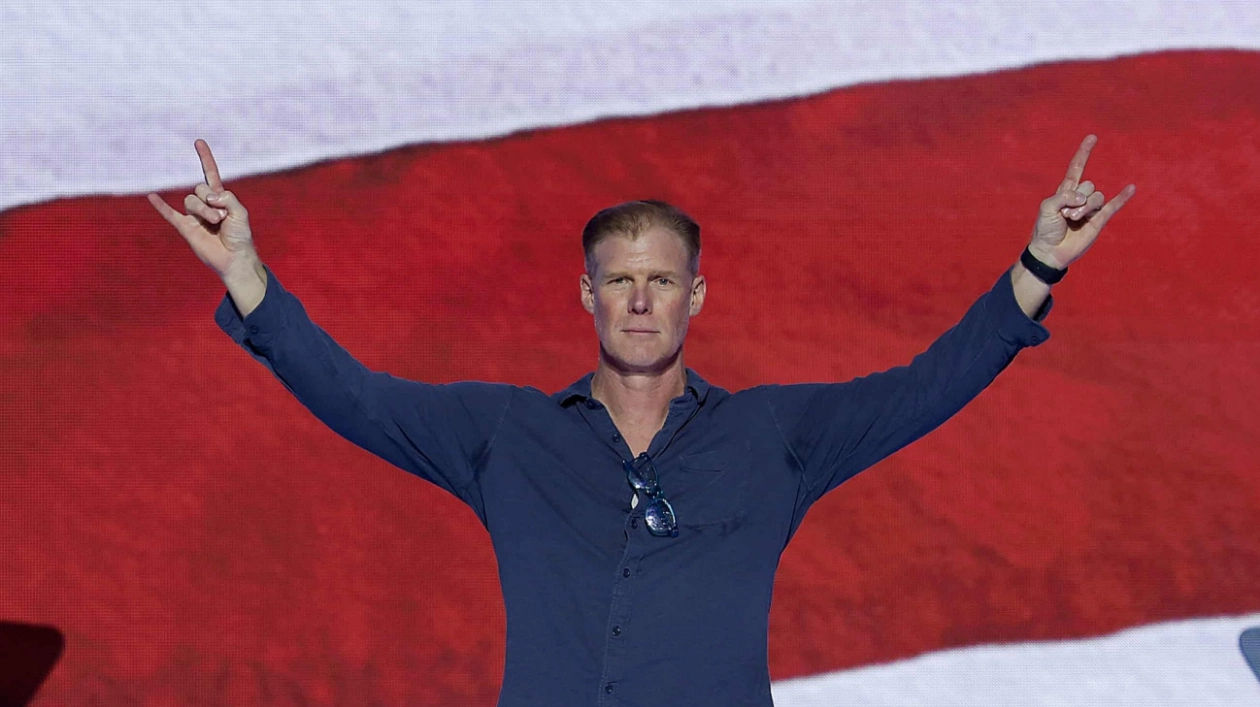 Alexi Lalas: The Soccer Pundit Mixing Sports and Politics