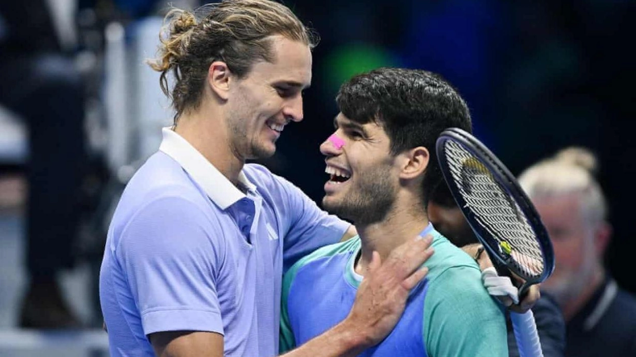 Zverev Advances to ATP Finals Semi-Finals with Win Over Alcaraz