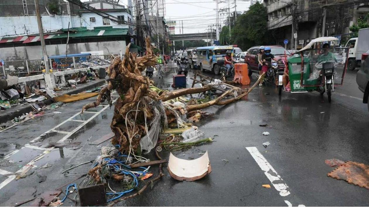 Manila Residents Struggle After Typhoon Gaemi's Devastation