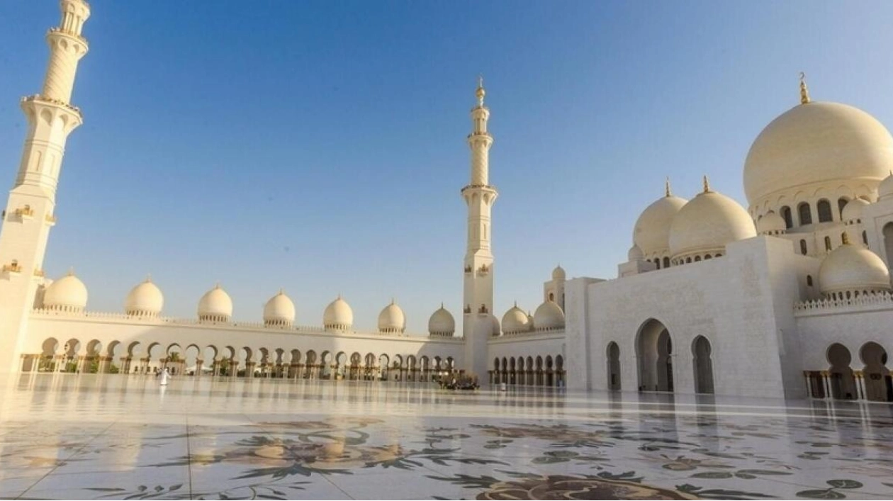 UAE Declares Paid Public Holiday for Prophet's Birthday