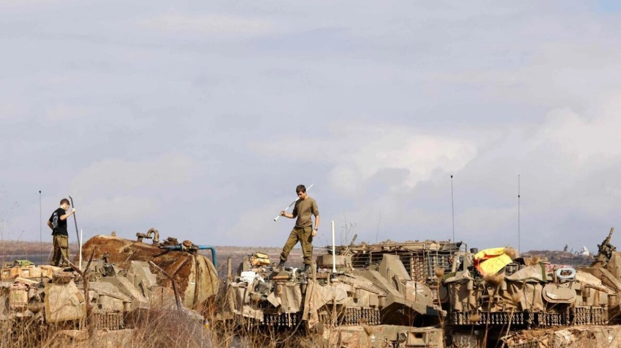 Israeli Tanks Near Lebanon Border Amid Yemen Launch