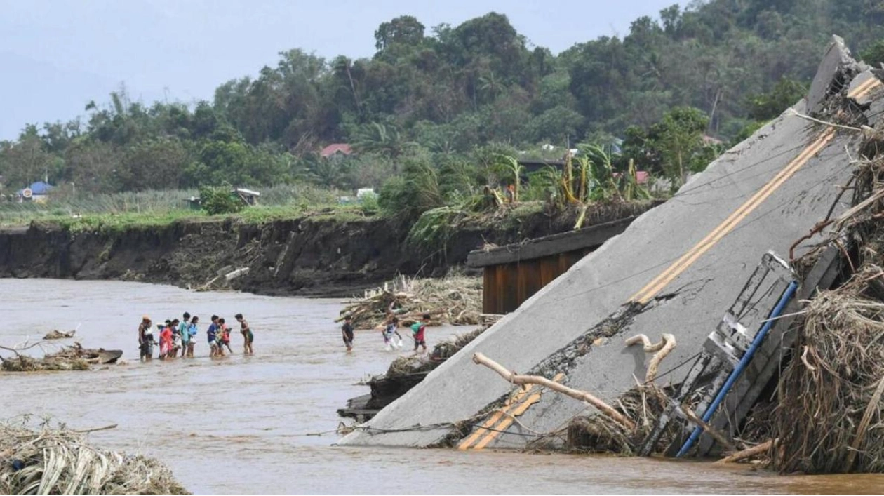 Emirates Red Crescent Provides Urgent Aid to Philippine Hurricane Victims