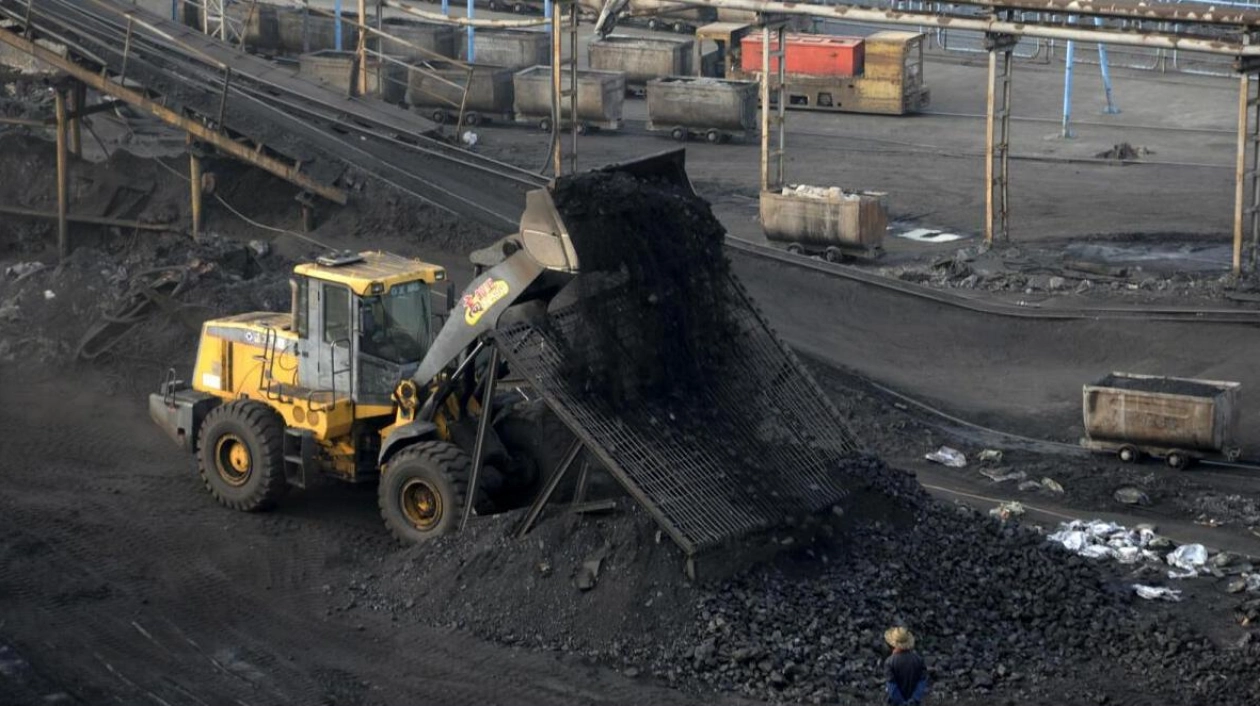 Gas Explosion in Iranian Coal Mine Kills 28, Injures 17