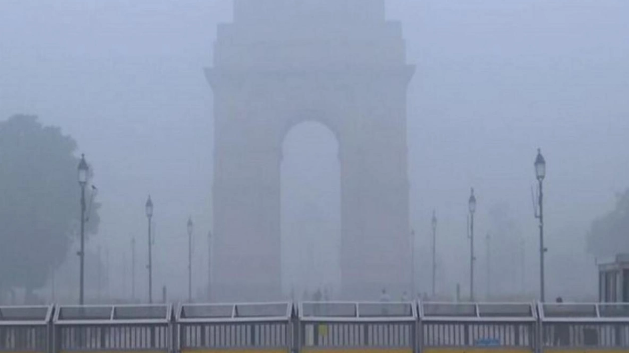 Eight Flights Diverted at Delhi Airport Due to Low Visibility