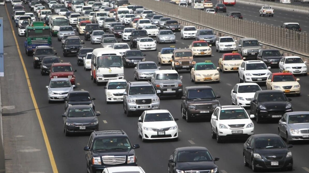 Dubai Police Warn of Accident on Sheikh Zayed Road