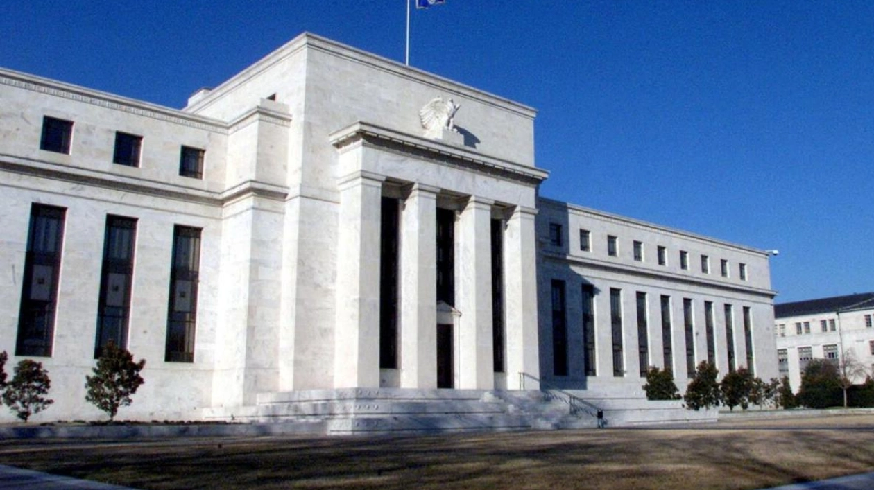 Fed Officials Lean Towards Interest Rate Cut Amid Positive Economic Data