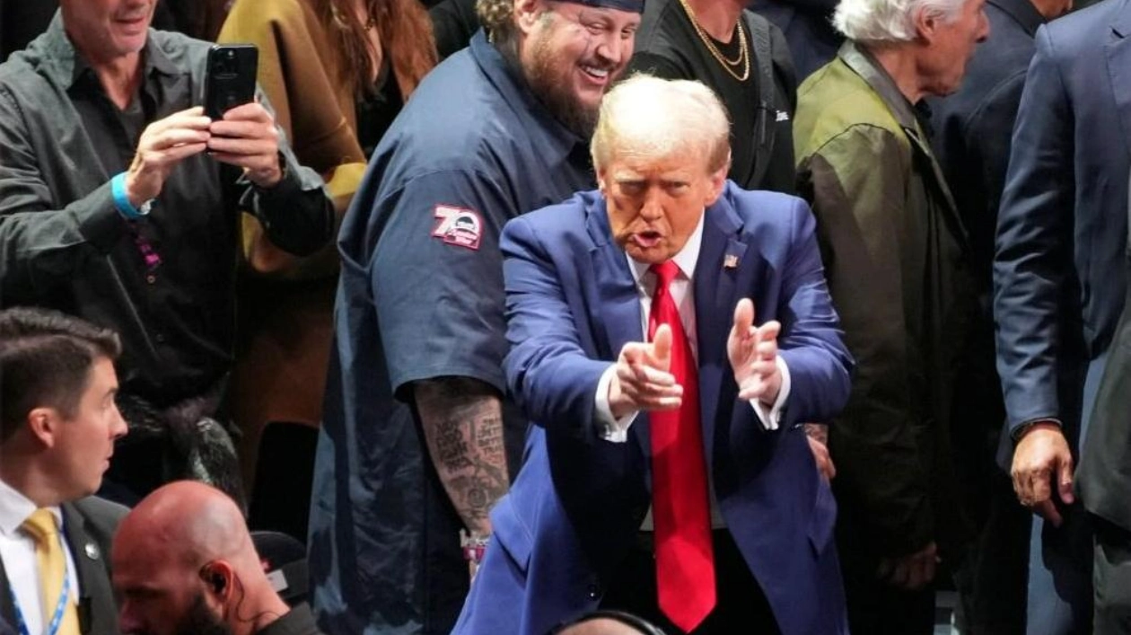 Trump Makes Grand Entrance at UFC 309