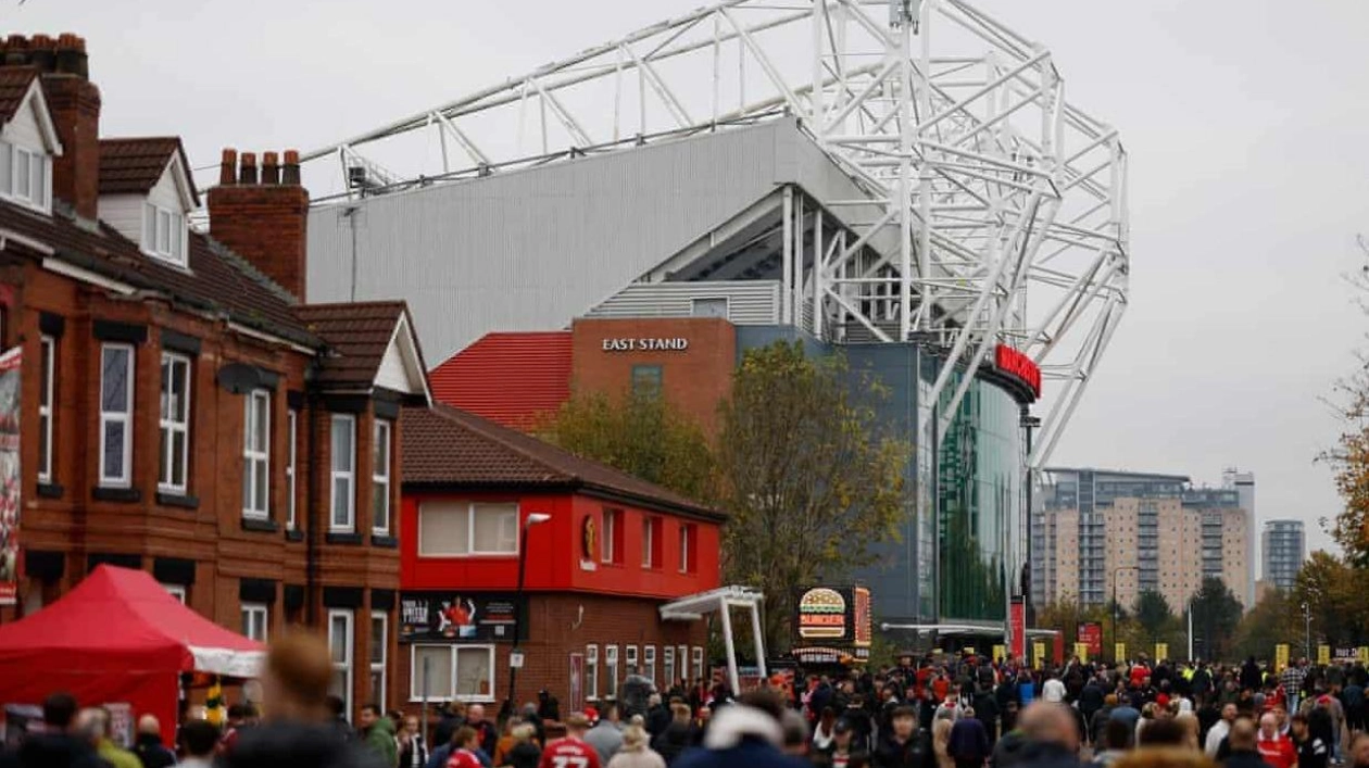 Man Utd Fans Prefer New Stadium Over Old Trafford Redevelopment