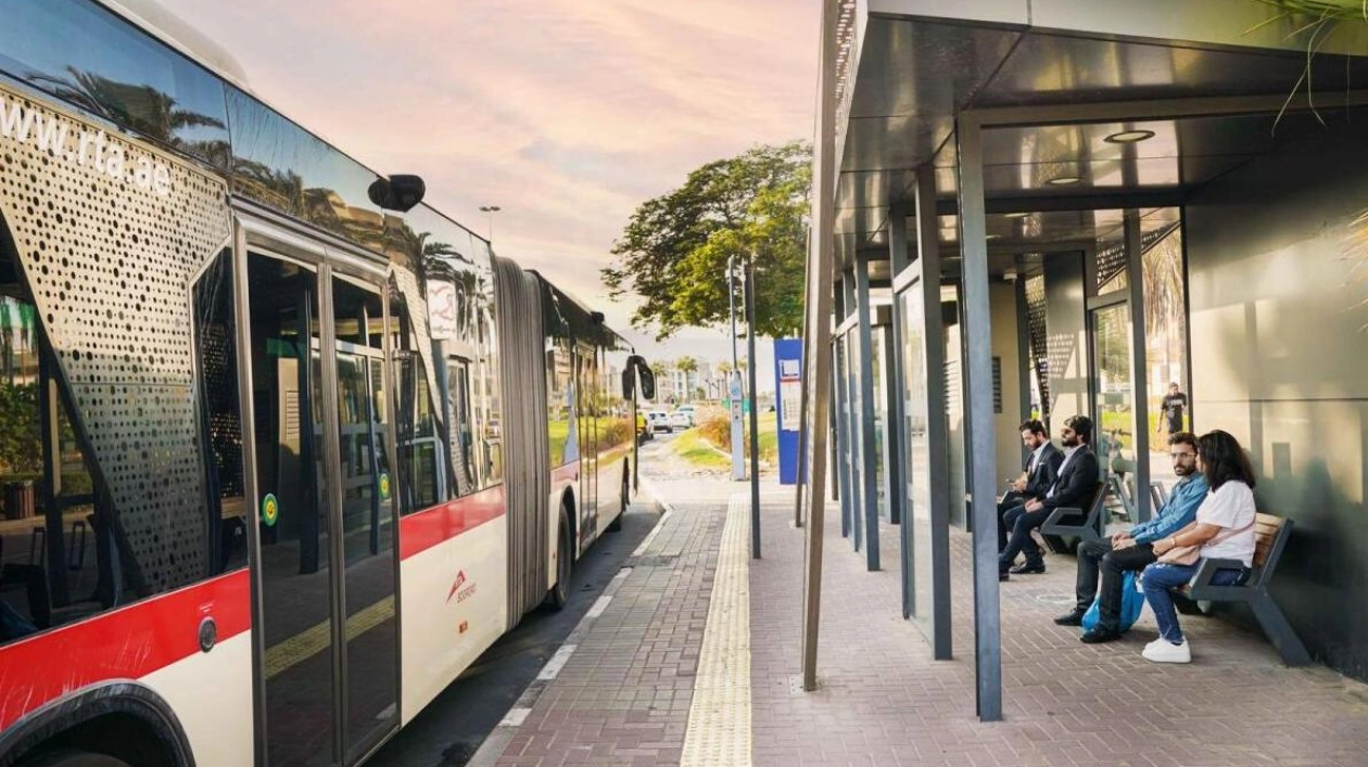 Dubai Installs 141 New Bus Shelters for Commuters