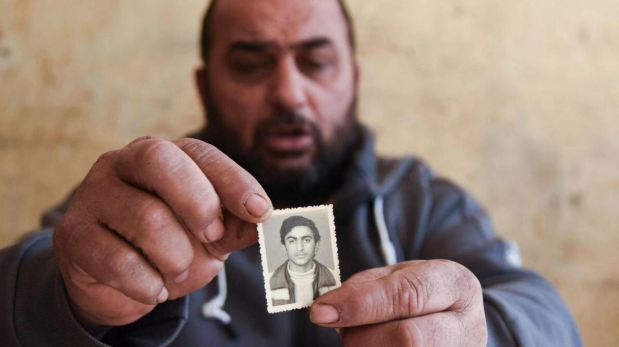 Brother Recognizes Sibling After 40 Years in Syrian Prison