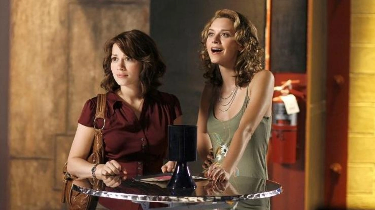 One Tree Hill Stars Bethany Joy Lenz and Hilarie Burton in Feud