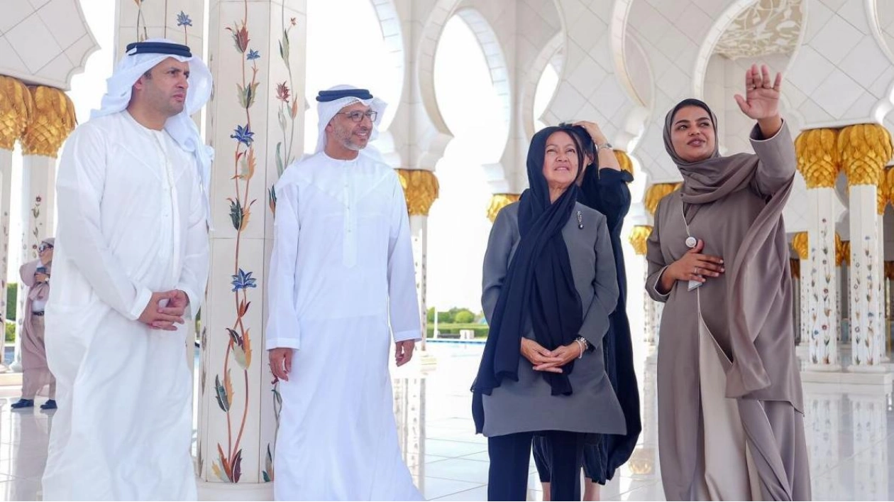 Philippine First Lady Visits Sheikh Zayed Grand Mosque in Abu Dhabi