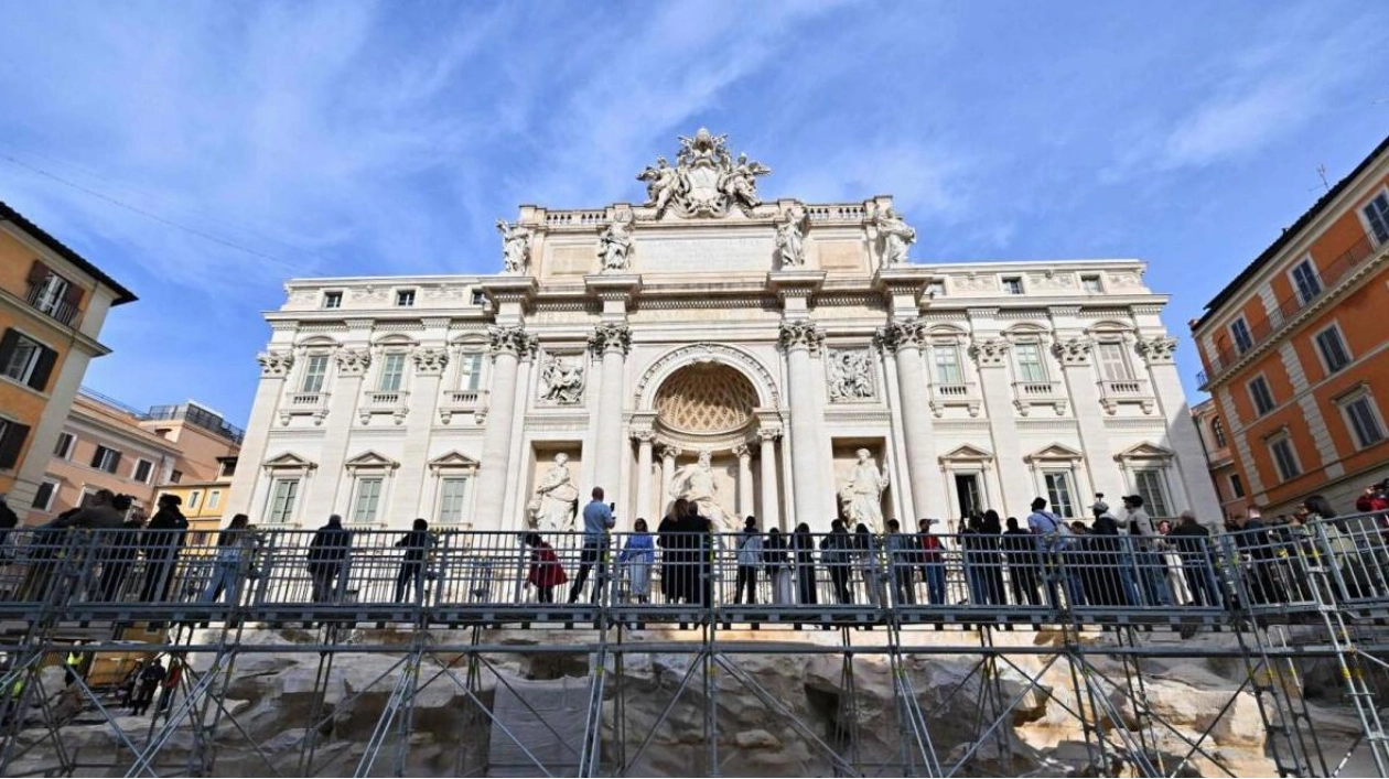 Trevi Fountain's Temporary Walkway Offers Unique View