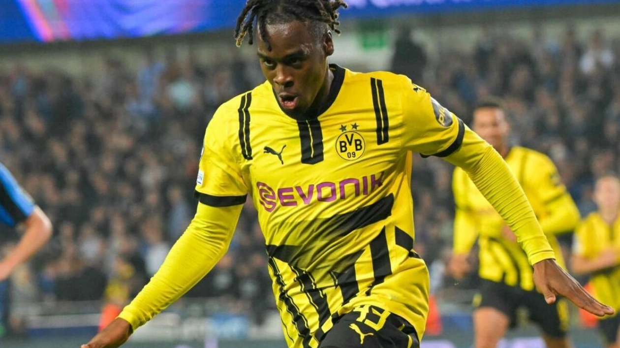 Borussia Dortmund Secures Late Victory in Champions League Clash