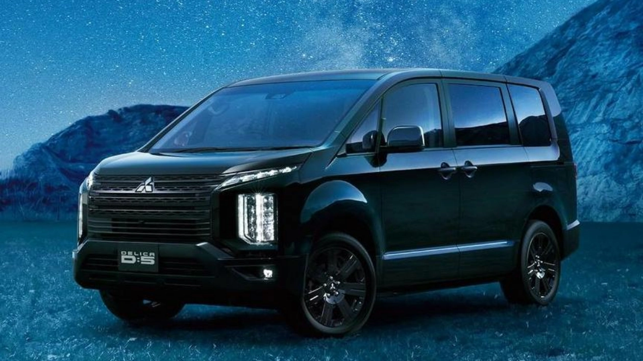 Mitsubishi Delica D:5 Black Edition: Черный стиль и мощь