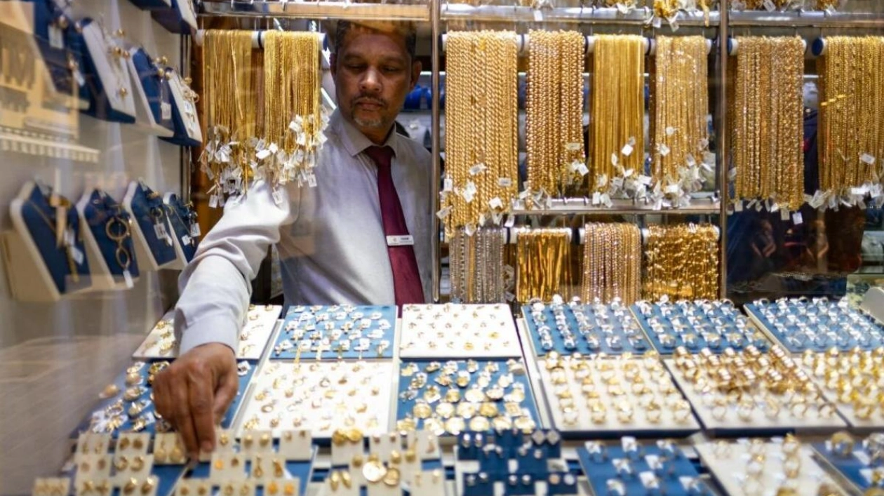 Should You Buy Gold Now or Wait for a Price Drop?