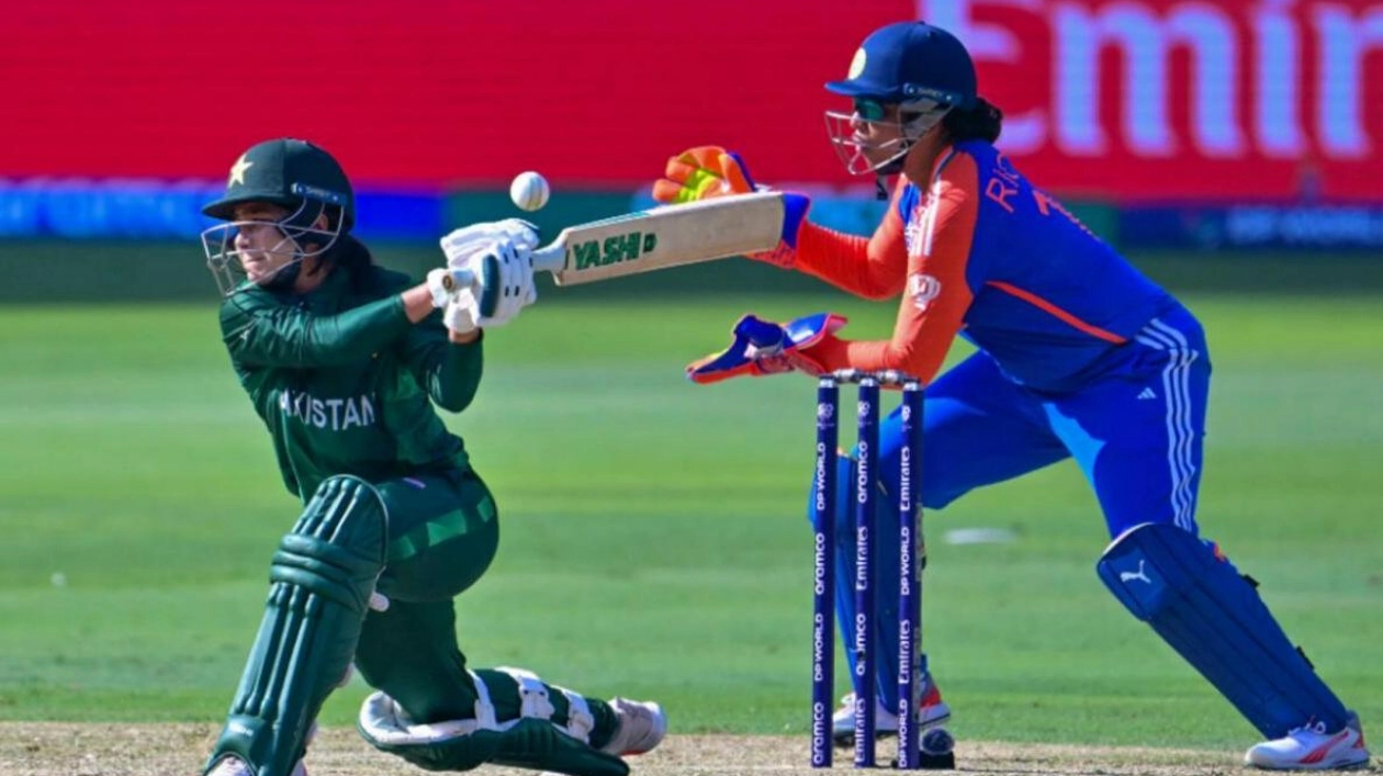 Arundhati Reddy Shines as India Restricts Pakistan to 105-8