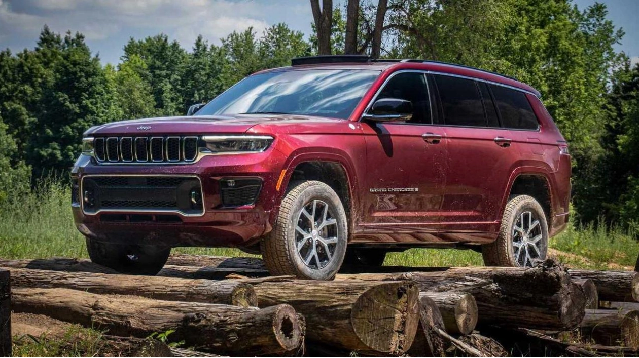 Jeep Grand Cherokee L Loses V-8 Engine