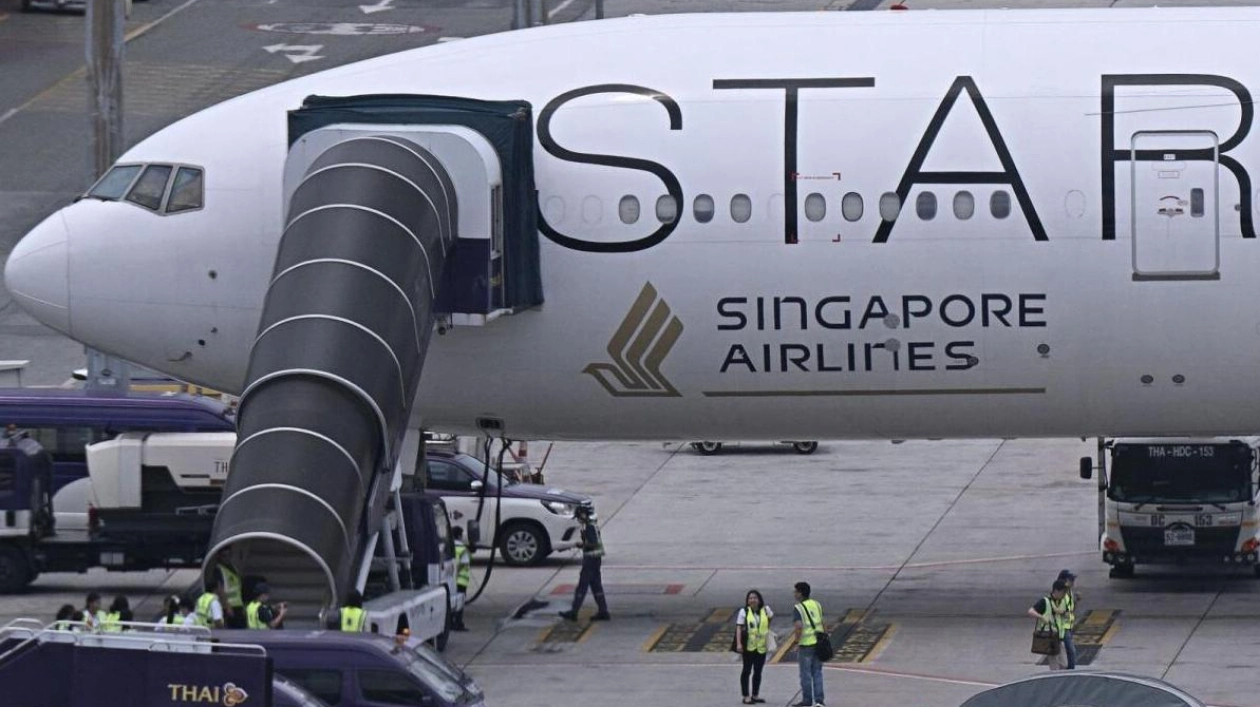 Singapore Airlines Offers Compensation After Turbulent Flight Injuries