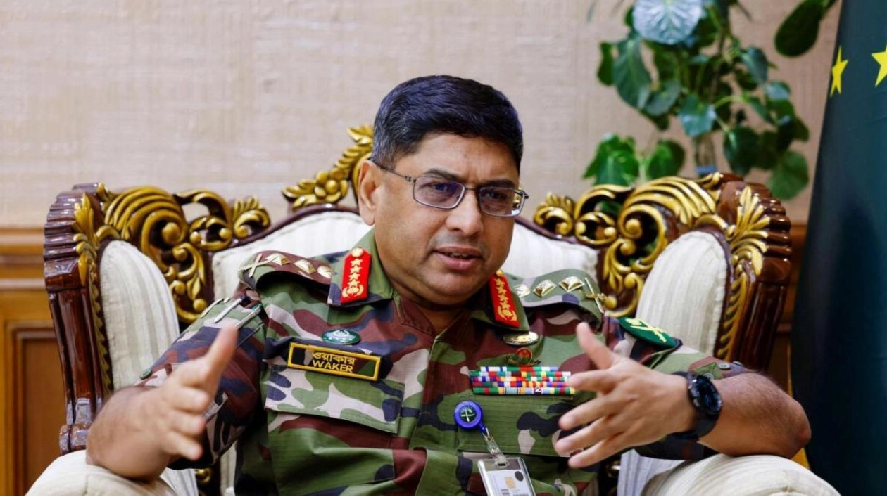 Bangladesh Army Chief Vows Support for Interim Government