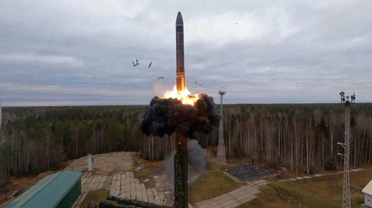 Russia Launches ICBM in Ukraine Amid Rising Tensions