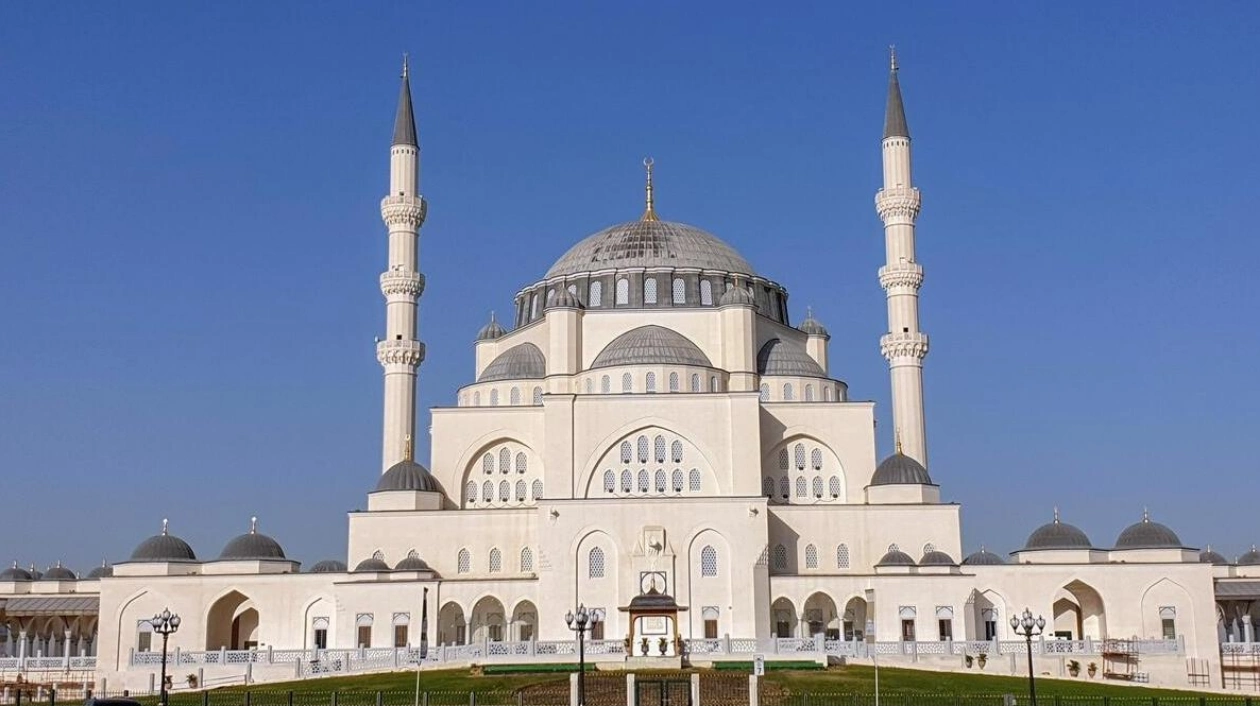 Supporting Mosque Construction and Maintenance in the UAE