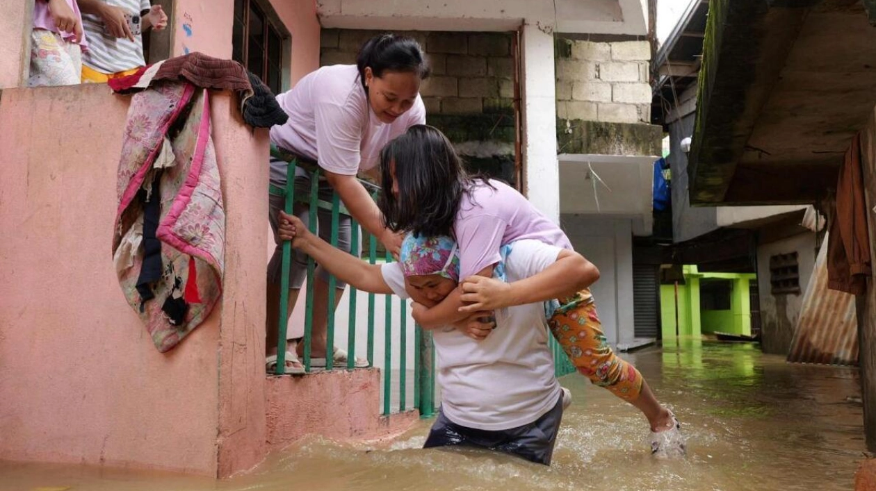 Floods Ravage Northern Philippines After Typhoon Man-yi