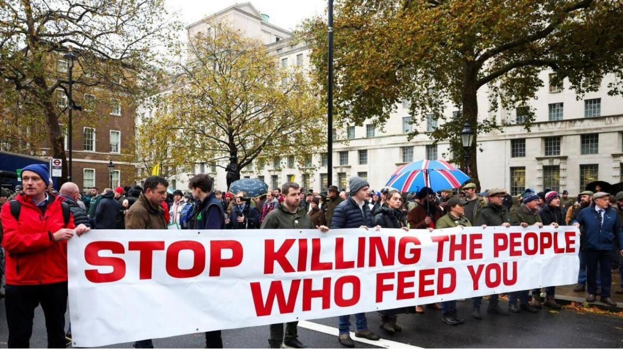 UK Farmers Protest New Agricultural Policy