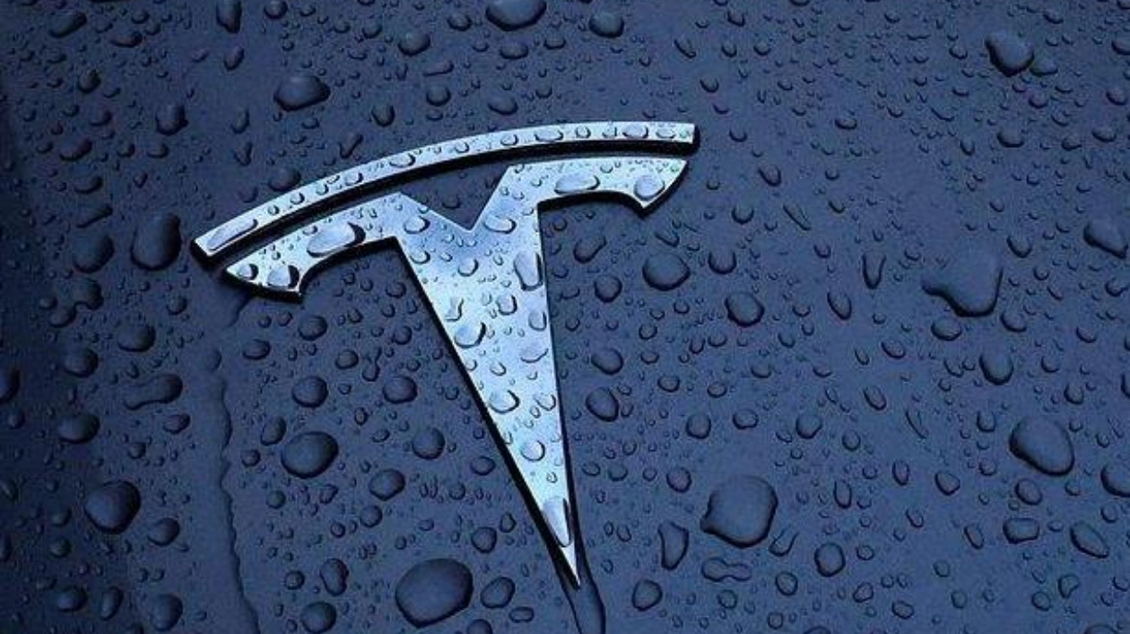 Сомнения в готовности Tesla к запуску беспилотного такси