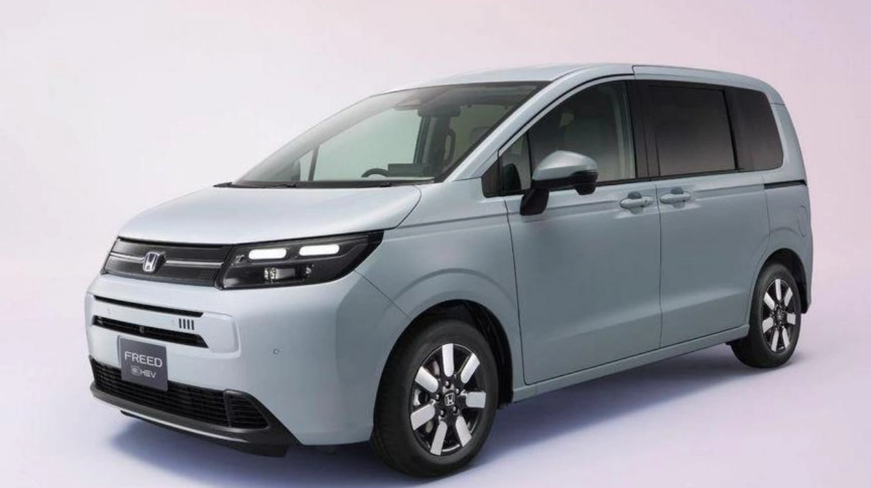 Honda Freed победитель конкурса Автомобиль года в Японии 2024-2025