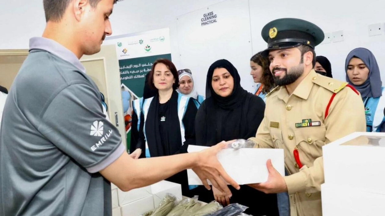 Dubai Police Support Workers with Essential Supplies and Midday Break Enforcement