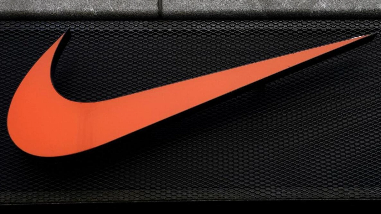 Nike Shares Drop 8% Amid Withdrawn Revenue Target