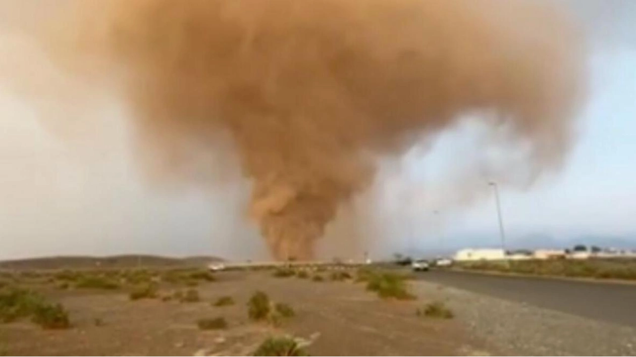 Landspout in Ras Al Khaimah: A Distinct Weather Phenomenon