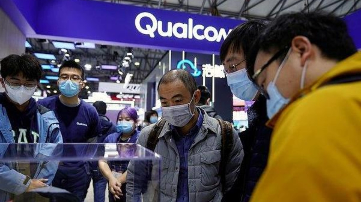 Qualcomm Предсказывает Выход Умных Очков от Samsung и Google