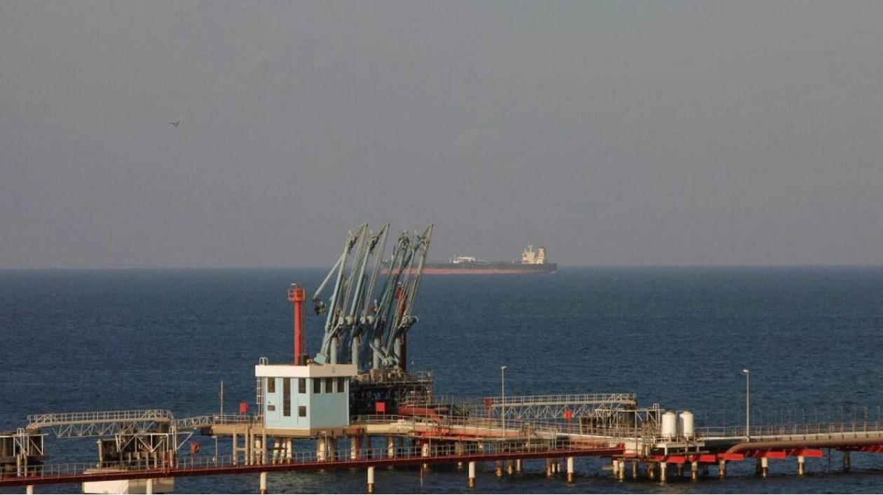 Libyan Oil Exports Halted Amid Political Standoff