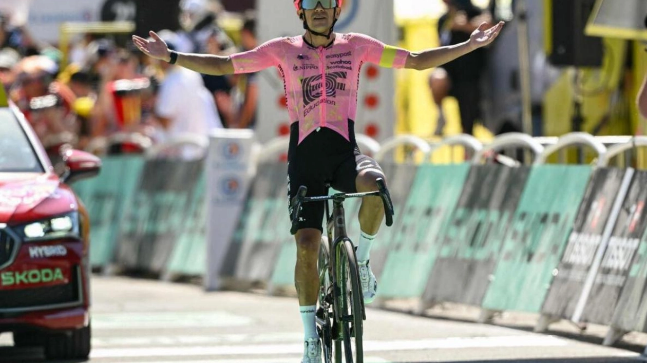 Richard Carapaz Wins Stage 17 of Tour de France in Solo Effort