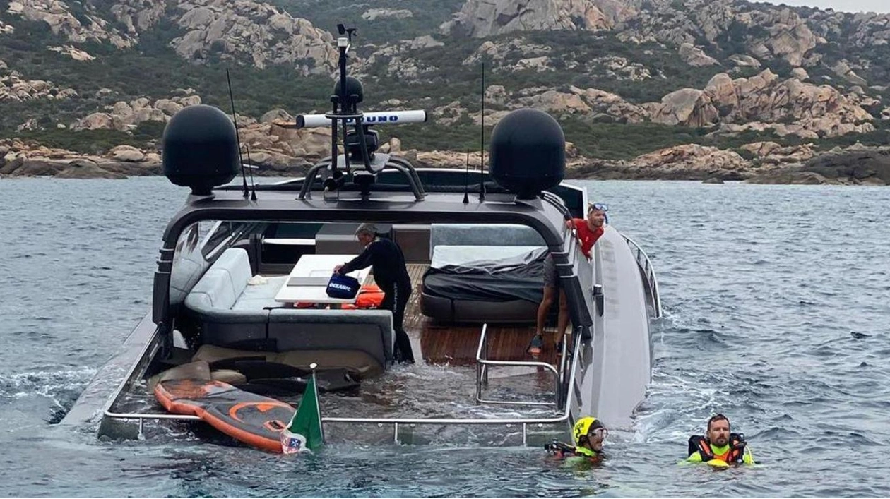 27-metre Canados Yacht Manta Sinks Off Corsica Coast