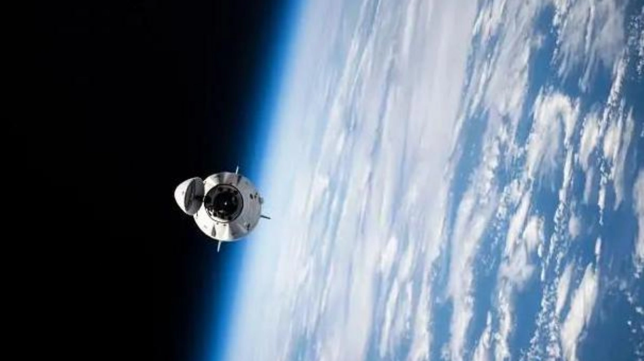 НАСА и SpaceX Переносят Отстыковку Dragon с 6 на 12 Декабря