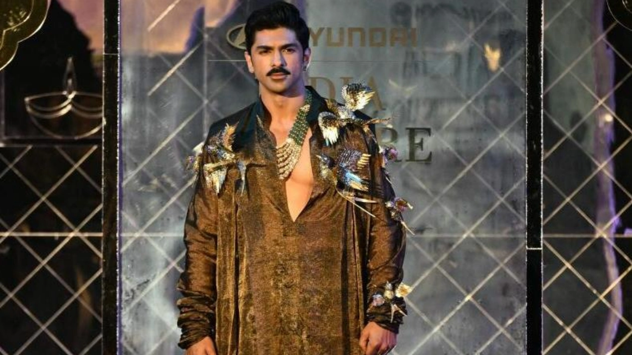 Abu Jani and Sandeep Khosla Kick Off India Couture Week with a Dazzling Show