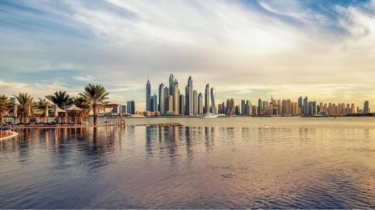 UAE Weather Forecast: Cloudy Conditions and Variable Humidity