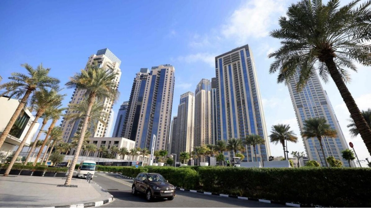 Dubai's Skyline: Beauty vs. Elevator Struggles