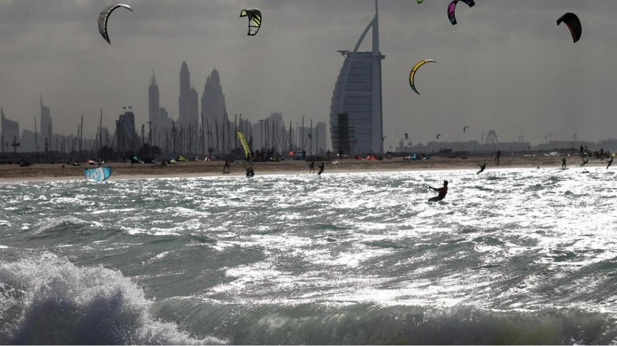 Yellow Alert Issued Due to Rough Seas and Strong Winds