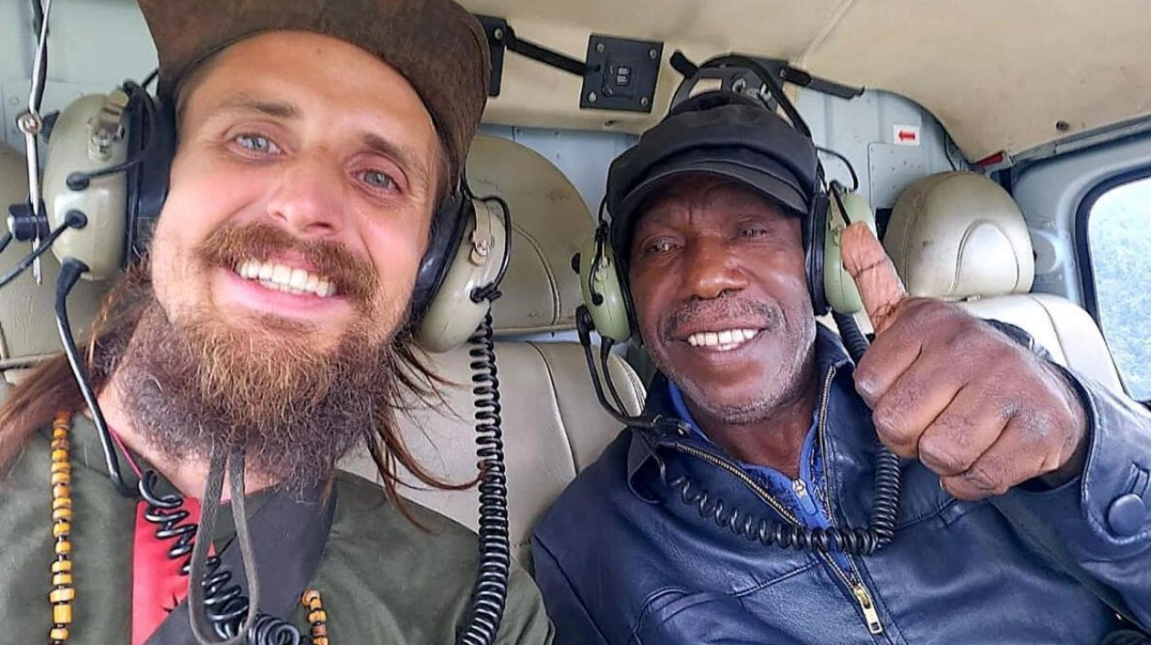 New Zealand Pilot Freed After 19 Months in Captivity in Papua