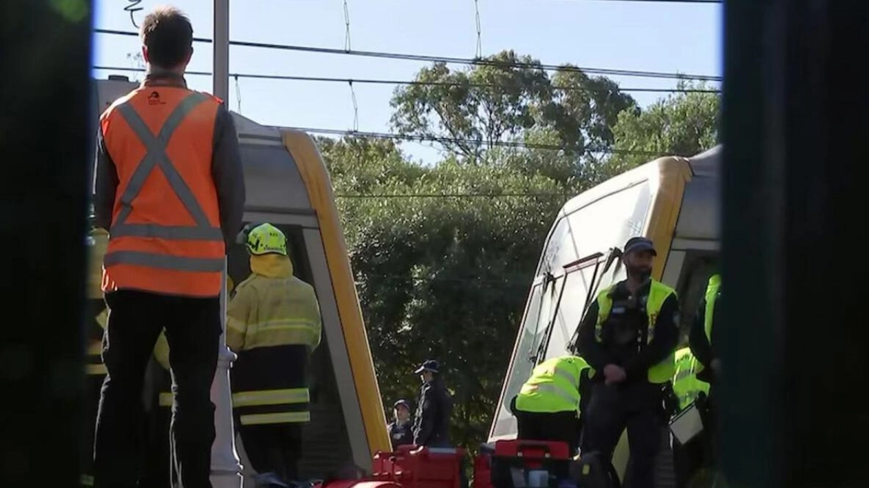 Heroic Father Dies Saving Twin Daughters in Sydney Train Accident