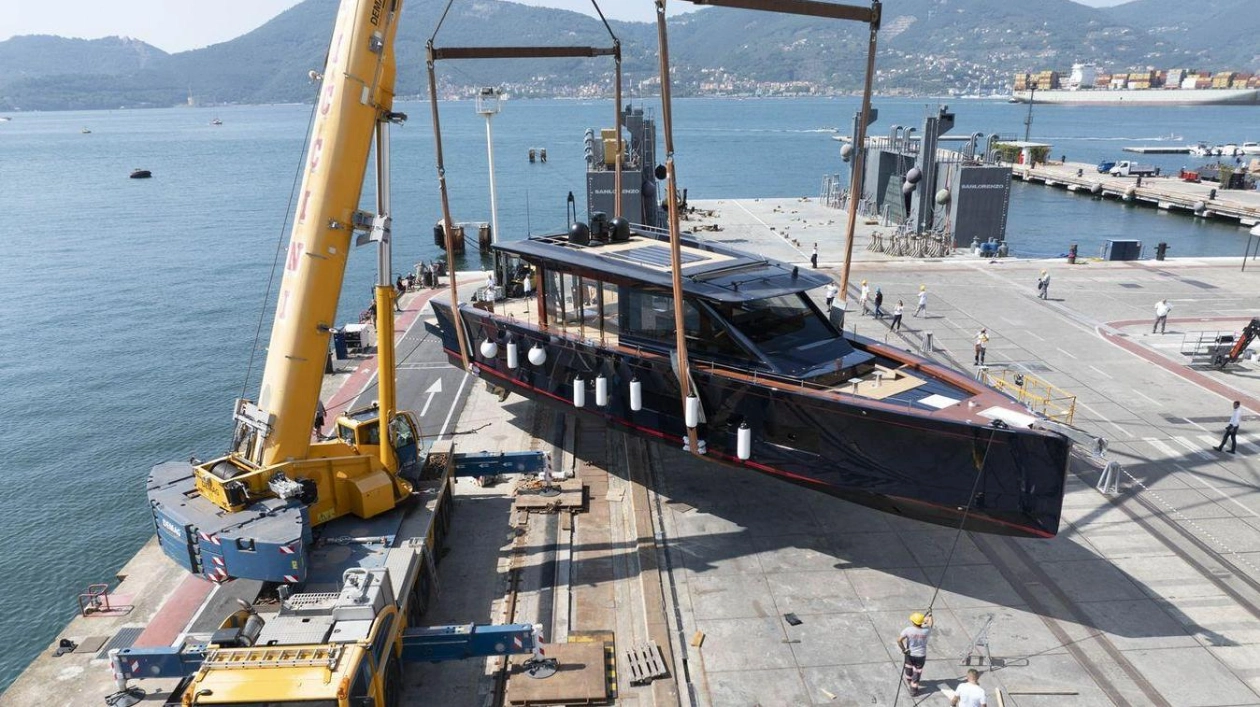 Nautor Swan Launches Solle One at Sanlorenzo's Italian Shipyard