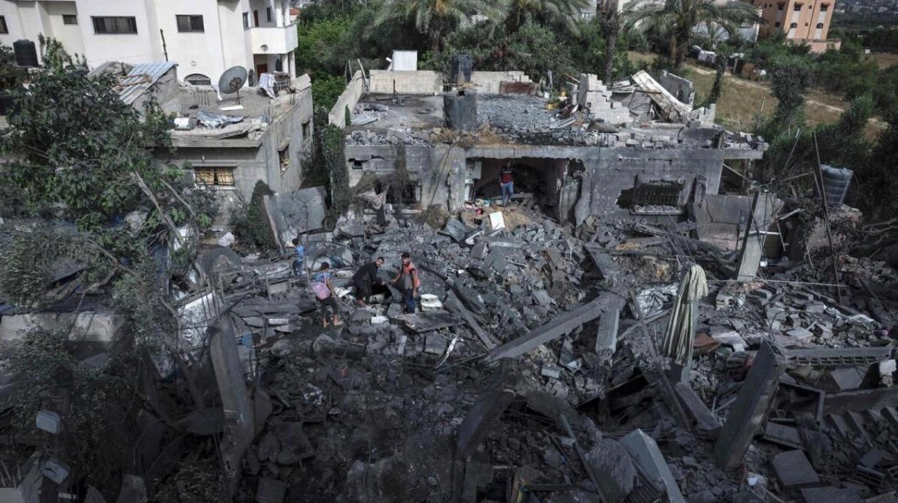 Israel Strikes School in Gaza, Killing Nine