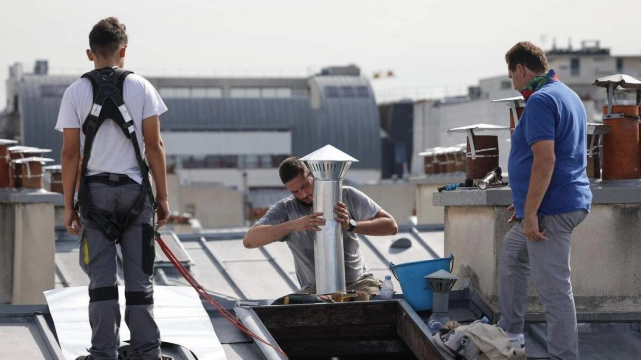 Parisian Zinc Roofers Vie for UNESCO Heritage Status