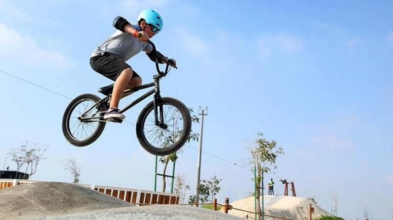 Соревнования BMX на трассе Circuit X в Абу-Даби