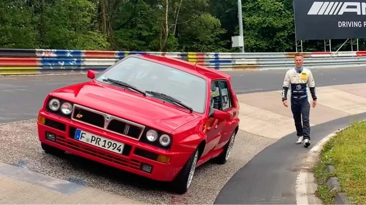 Sport Auto Tests a Classic: Lancia Delta Integrale Evo 2 at Nürburgring